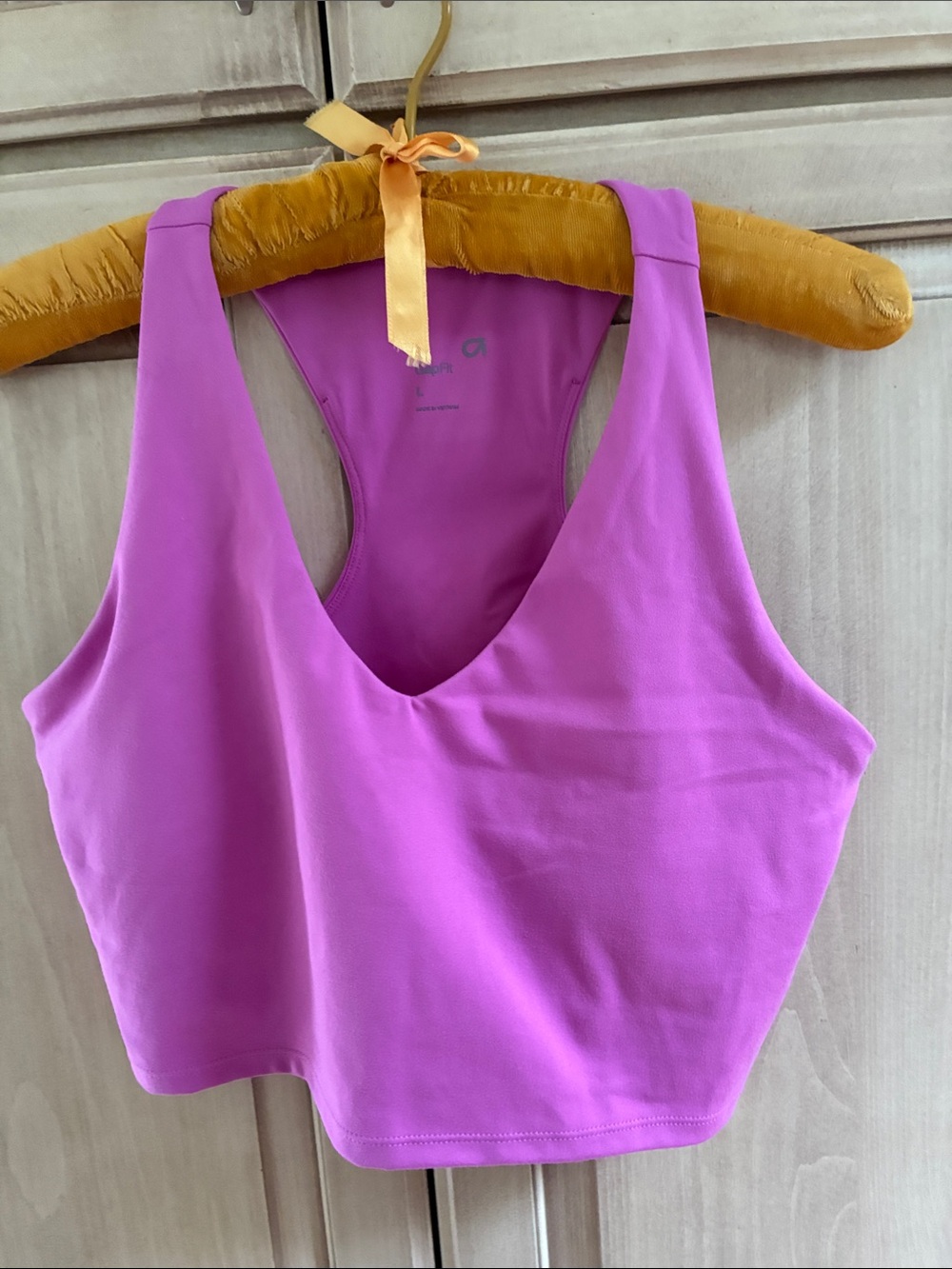 Women’s V-Neck Racerback Crop sports bra padded Pink